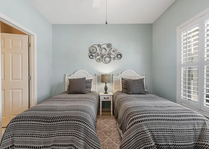 Villas At Bay Crossing --- 34682 Villa Cir, Unit #4105