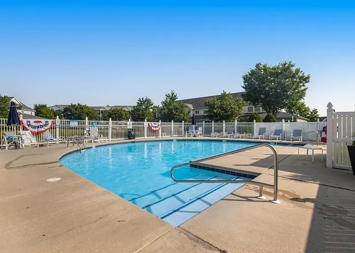 Villas At Bay Crossing --- 34682 Villa Cir, Unit #4105
