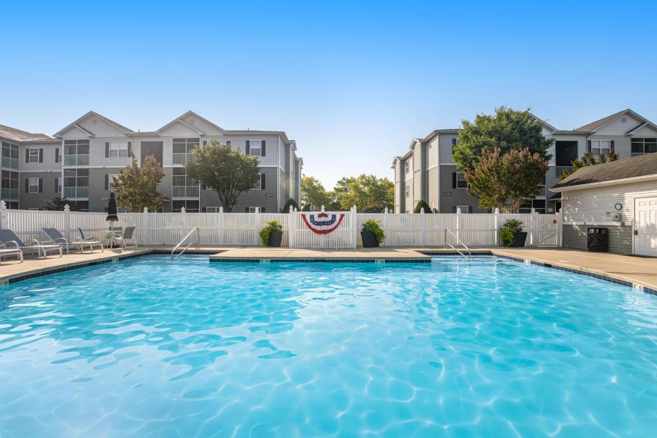 Apartment At Bay Crossing --- 34682 Cir, Unit #4105 *